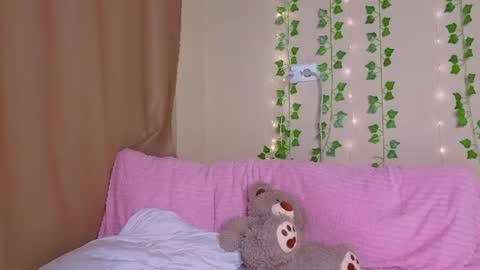 Snapshot of smile_forever_ chatting on 21, 7, 2026 Bella online show from 21, 7, 2026