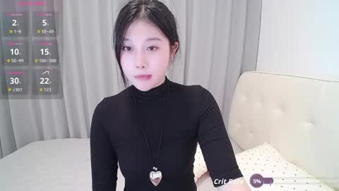 Snapshot of smileflowery chatting on 13, 10, 2025 winni online show from 13, 10, 2025