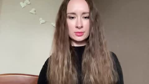 smilequeen_ online show from 28, 9, 2025