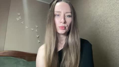 smilequeen_ online show from 3, 10, 2025