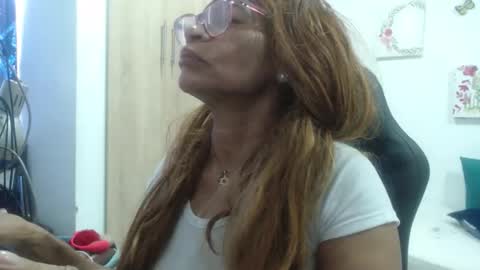 Snapshot of smilet_milf chatting on 19, 4, 2026 Smileth online show from 19, 4, 2026