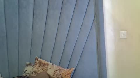 smiley_berry online show from 28, 9, 2025