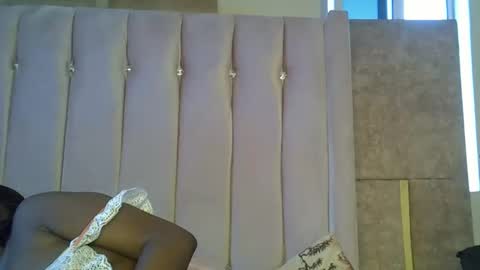 smiley_berry online show from 27, 10, 2025