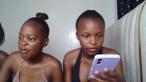 smiley luv1 online show from 4, 2, 2026