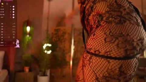 Mia online show from 6, 11, 2025