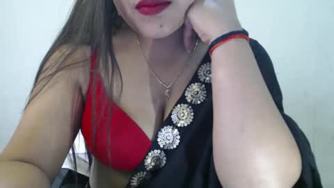 Snapshot of smiley_queen99 chatting on 13, 5, 2026 smiley online show from 13, 5, 2026