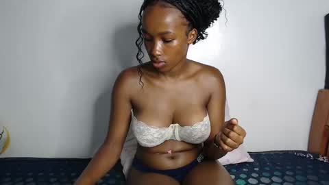 Snapshot of smilez_01 chatting on 31, 10, 2025 lucky online show from 31, 10, 2025