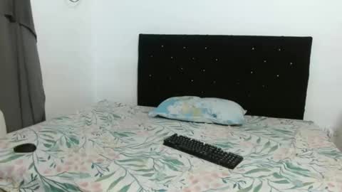 Smith y Mia online show from 13, 12, 2025