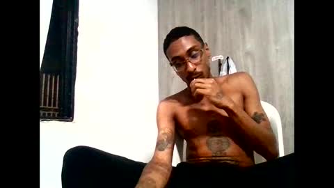 Snapshot of smokepurxxx chatting on 17, 4, 2026 smokepurxxx online show from 17, 4, 2026