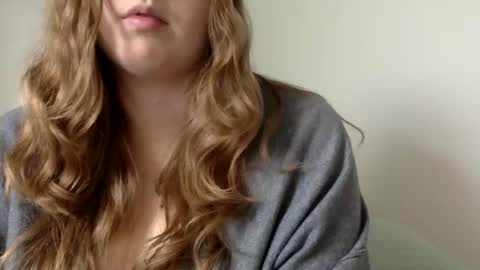 Snapshot of smokeshow3 chatting on 5, 2, 2025 smokeshow3 online show from 5, 2, 2025