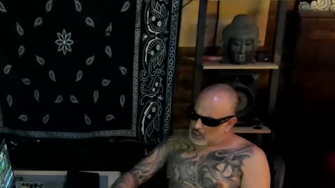 Snapshot of smokey915 chatting on 5, 3, 2025 Smokey915 online show from 5, 3, 2025