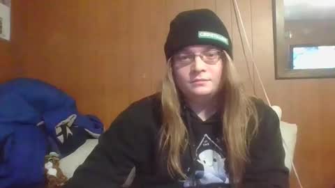 Snapshot of smolluwu chatting on 5, 12, 2025 UwU online show from 5, 12, 2025