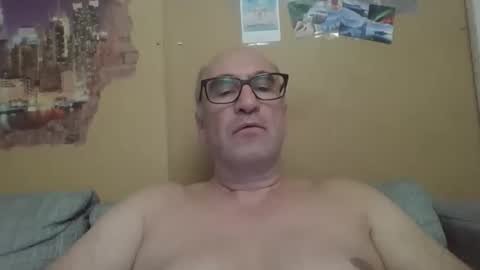 Snapshot of sneakerboy18 chatting on 25, 5, 2026 sneakerboy18 online show from 25, 5, 2026