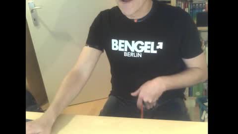 Snapshot of sneaxfreund chatting on 26, 1, 2025 sneaxfreund online show from 26, 1, 2025