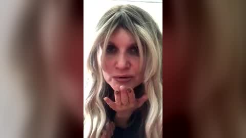 Snapshot of snejnaya chatting on 16, 6, 2026 Snejnaya online show from 16, 6, 2026