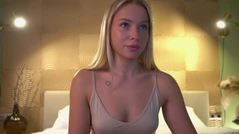 Snapshot of snow_is_falling chatting on 8, 12, 2024 Candice Snow online show from 8, 12, 2024