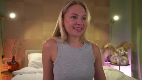 Snapshot of snow_is_falling chatting on 15, 12, 2024 Candice Snow online show from 15, 12, 2024