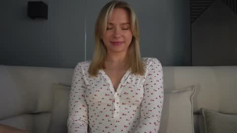 Snapshot of snow_is_falling chatting on 7, 2, 2025 Candice Snow online show from 7, 2, 2025