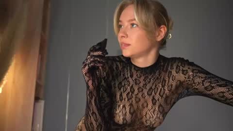 Snapshot of snow_is_falling chatting on 19, 2, 2025 Candice Snow online show from 19, 2, 2025