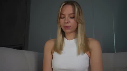 Snapshot of snow_is_falling chatting on 21, 2, 2025 Candice Snow online show from 21, 2, 2025