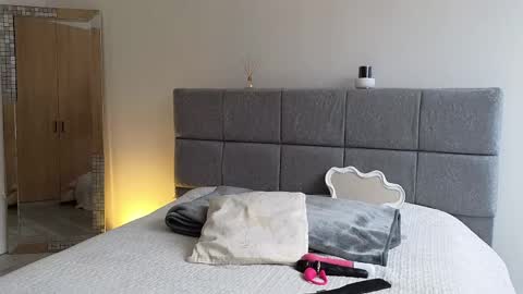 IG Soffimoon   I THANK YOU FOR LEAVING YOUR FOLLOW online show from 16, 4, 2026