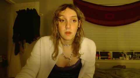 Snapshot of soffpurr chatting on 29, 10, 2025 Lilytea online show from 29, 10, 2025