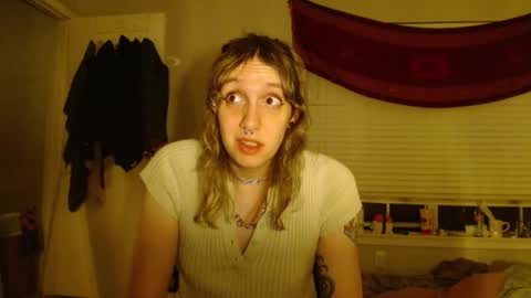 Snapshot of soffpurr chatting on 30, 10, 2025 Lilytea online show from 30, 10, 2025