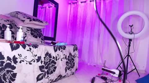 Snapshot of sofi_decker chatting on 28, 1, 2025 Sofia online show from 28, 1, 2025