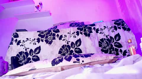 Snapshot of sofi_decker chatting on 4, 2, 2025 Sofia online show from 4, 2, 2025