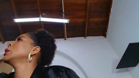 Snapshot of sofi_decker chatting on 10, 10, 2025 Sofia online show from 10, 10, 2025