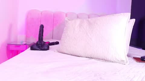 Snapshot of sofi_decker chatting on 16, 12, 2025 Sofia online show from 16, 12, 2025