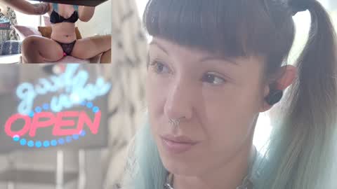 Sofi Mora online show from 18, 10, 2025