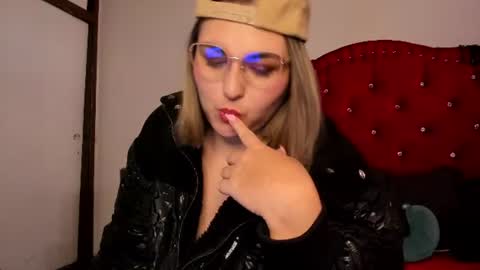Sofia  bella online show from 23, 6, 2026