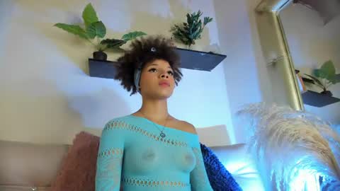 Snapshot of sofia_kay_ chatting on 28, 4, 2026 S O F I A online show from 28, 4, 2026