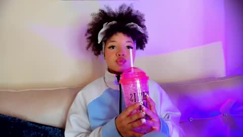 Snapshot of sofia_kay_ chatting on 28, 4, 2026 S O F I A online show from 28, 4, 2026