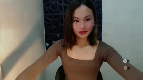 sofia_sweetheart18 online show from 17, 10, 2025