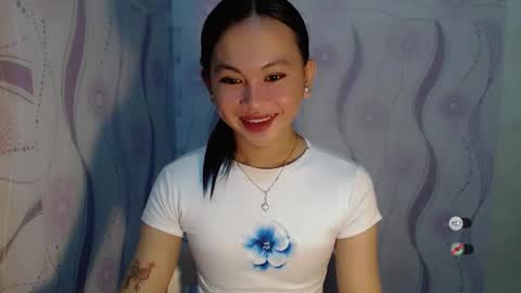 sofia_sweetheart18 online show from 17, 2, 2026