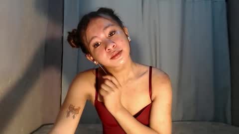 sofia_sweetheart18 online show from 15, 5, 2026