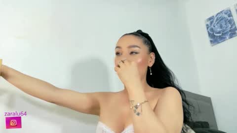 Snapshot of sofia_swett_03 chatting on 25, 5, 2026 laura online show from 25, 5, 2026