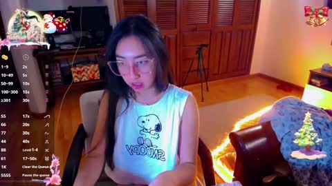 Snapshot of sofia_vanner chatting on 17, 12, 2024 SOFIA online show from 17, 12, 2024