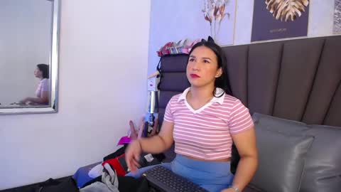 Snapshot of sofia_velez5 chatting on 19, 5, 2026 online show from 19, 5, 2026