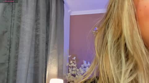 sofia_velvetx online show from 18, 4, 2026