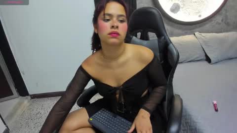 Sofa online show from 14, 9, 2025