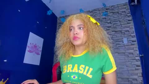 sofiacastillo01 online show from 14, 2, 2025