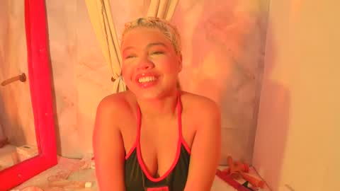 Snapshot of sofiacastillo01 chatting on 28, 6, 2026 sofiacastillo01 online show from 28, 6, 2026