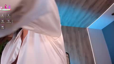 Sofia Reyes online show from 6, 3, 2025