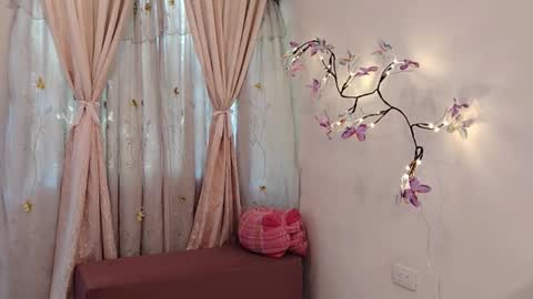 Sofi Bella online show from 26, 3, 2026