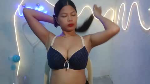 Snapshot of sofie_loorexx chatting on 10, 4, 2026 sofie_loorexx online show from 10, 4, 2026