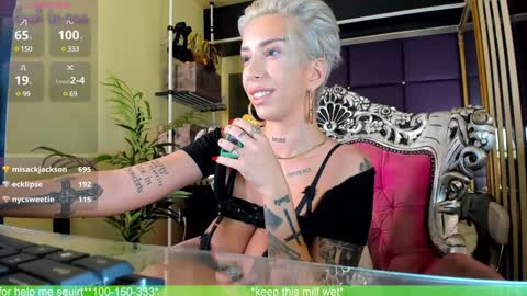 Snapshot of sofiequeen_ chatting on 12, 3, 2025 IG bar bieroyal online show from 12, 3, 2025