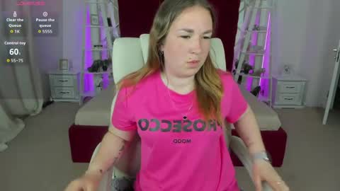 Snapshot of sofii_darling chatting on 7, 5, 2026 sofii_darling online show from 7, 5, 2026